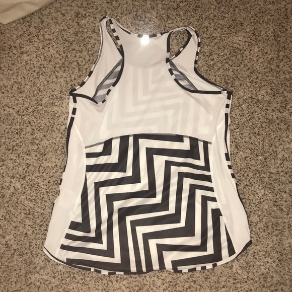 Nike Workout Top - Picture 2 of 3